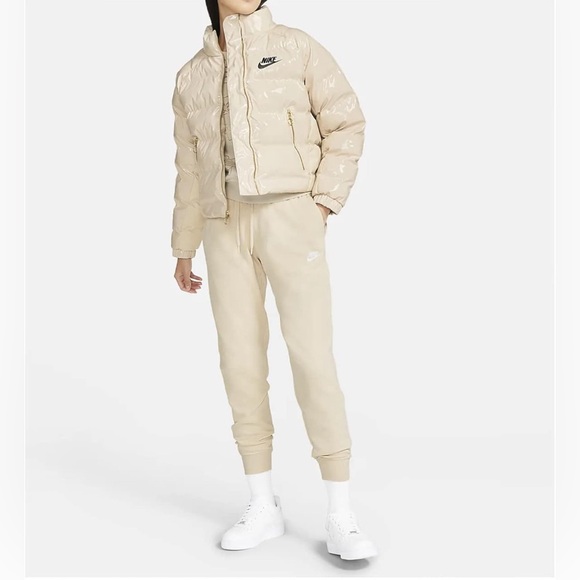 Nike Icon Clash Synthetic Puffer Jacket (Size Small) - Picture 6 of 16